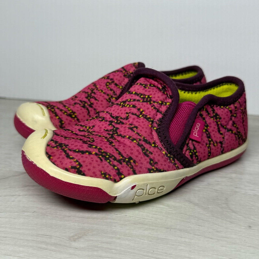 PLAE Vegan Migi Electric Fuchsia Surge Slip on Size 9 Toddler